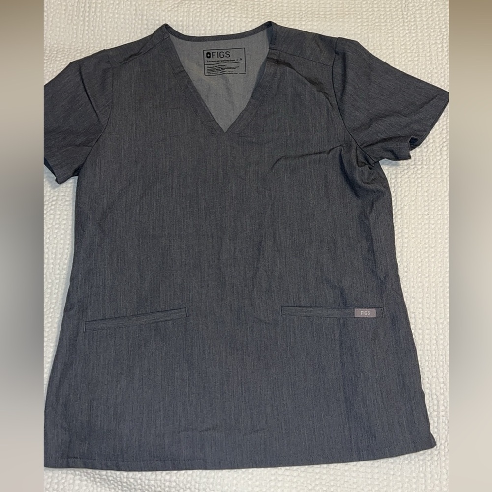 Figs scrub top
